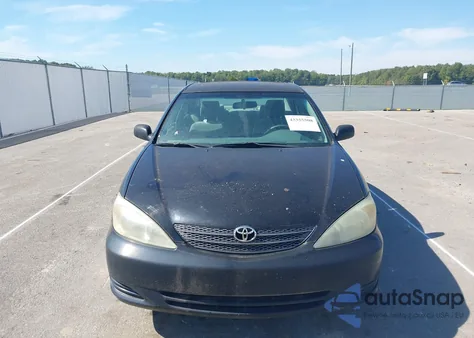2002 Toyota Camry Le V6 z USA, uszkodzony, nr VIN 4T1BF32K22U004503